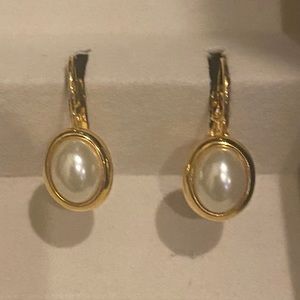 Oval faux Pearl Earrings w/ Gold Circular Backing